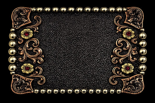 Hebilla personalizada estilo western con opciones de nombres, logotipos, figuras, piedras decorativas y acabados en plata, cobre y bronce.