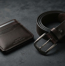Accesorios personalizados inspirados en el estilo western con materiales de alta calidad.